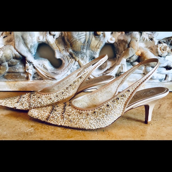 Badgley Mishka gold lace evening shoes - Picture 2 of 8